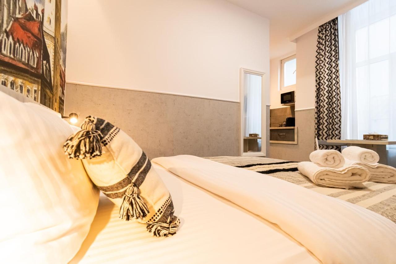 Okbrasov - Apartment & Studio In The Heart Of Old Town, Moments Away From The Black Church Bagian luar foto