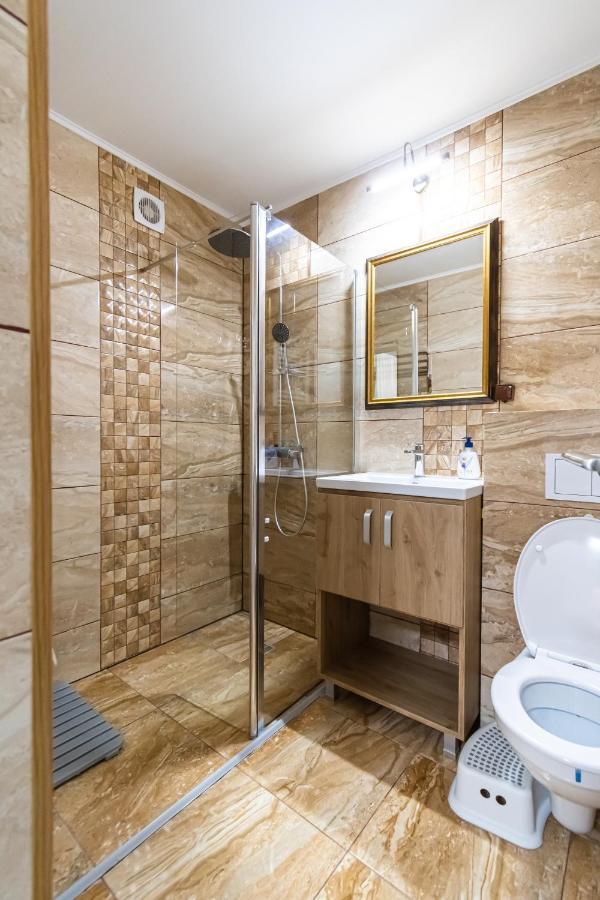 Okbrasov - Apartment & Studio In The Heart Of Old Town, Moments Away From The Black Church Bagian luar foto