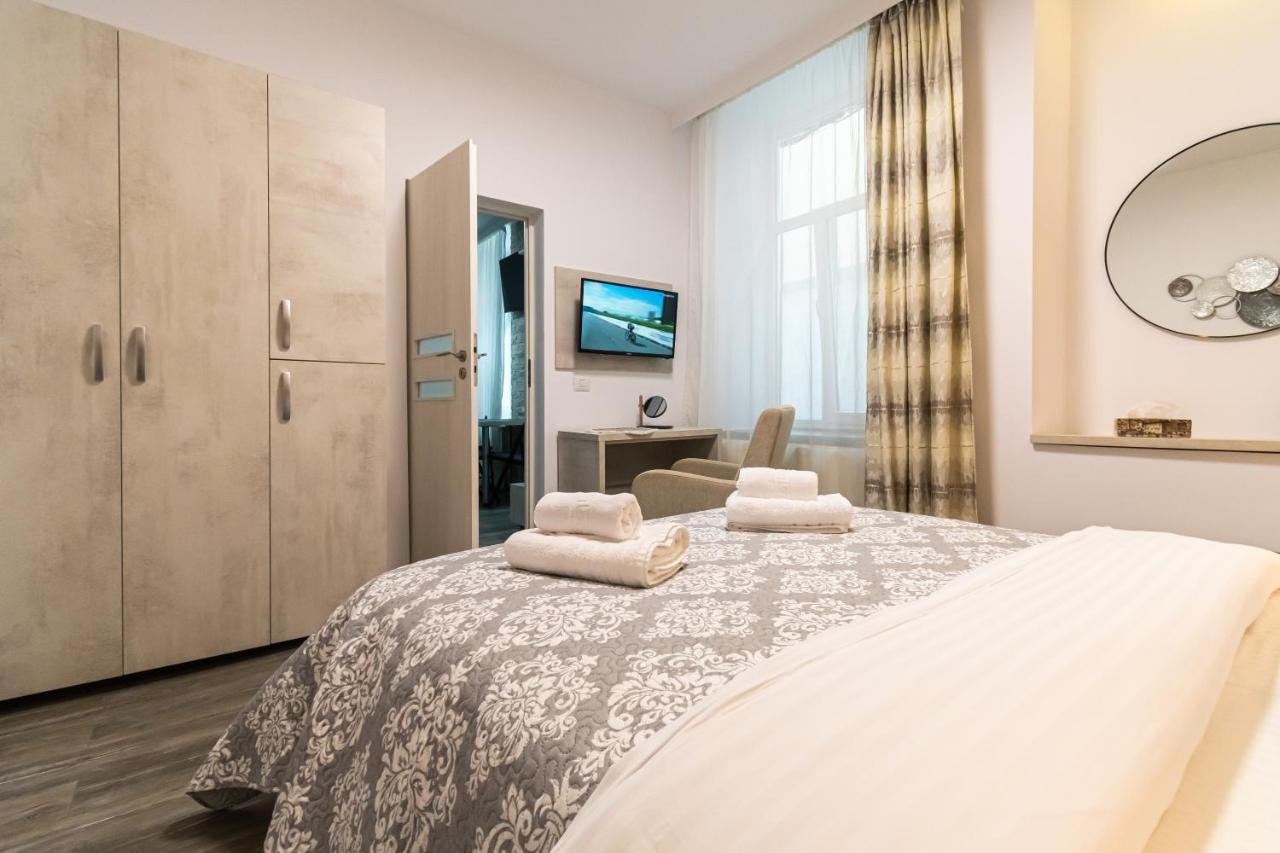 Okbrasov - Apartment & Studio In The Heart Of Old Town, Moments Away From The Black Church Bagian luar foto