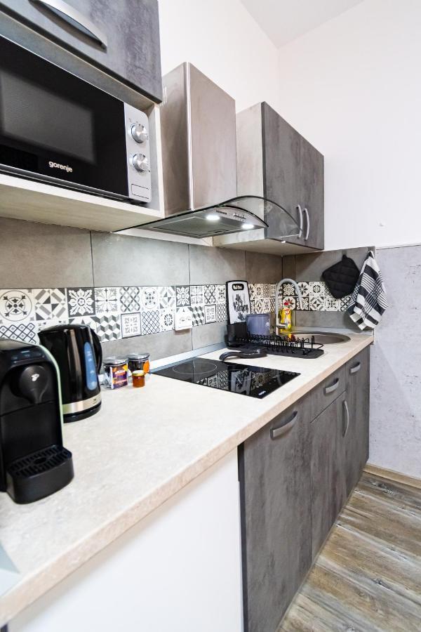 Okbrasov - Apartment & Studio In The Heart Of Old Town, Moments Away From The Black Church Bagian luar foto