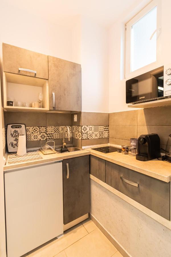 Okbrasov - Apartment & Studio In The Heart Of Old Town, Moments Away From The Black Church Bagian luar foto